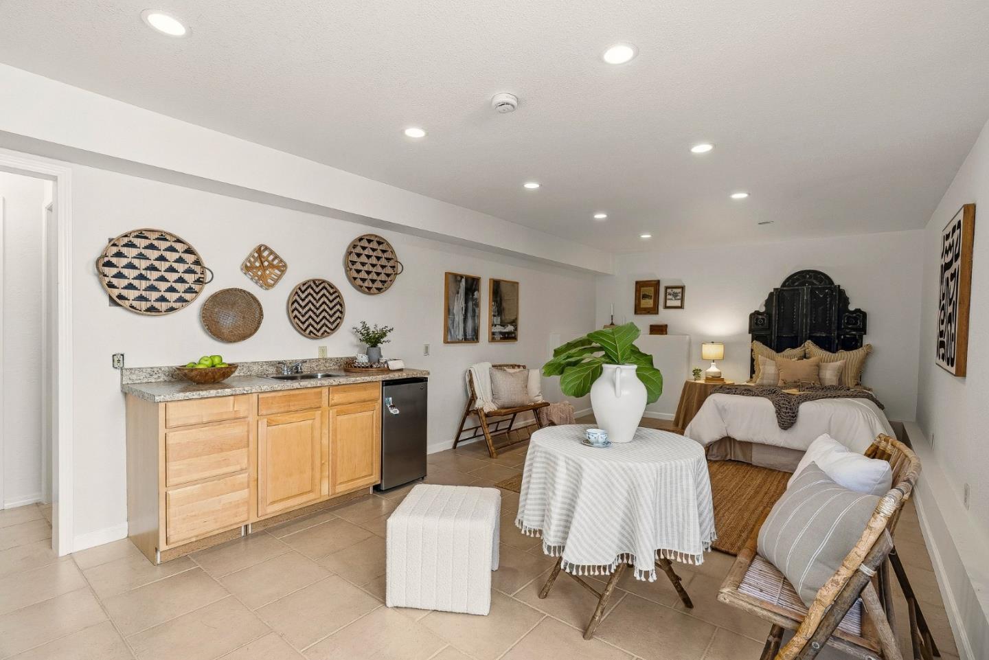 Detail Gallery Image 24 of 34 For 1100 Glacier Ave, Pacifica,  CA 94044 - 3 Beds | 2/1 Baths