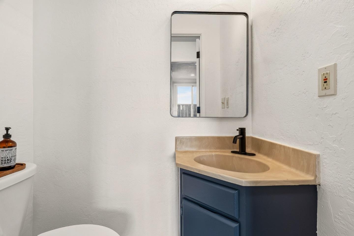 Detail Gallery Image 27 of 34 For 1100 Glacier Ave, Pacifica,  CA 94044 - 3 Beds | 2/1 Baths