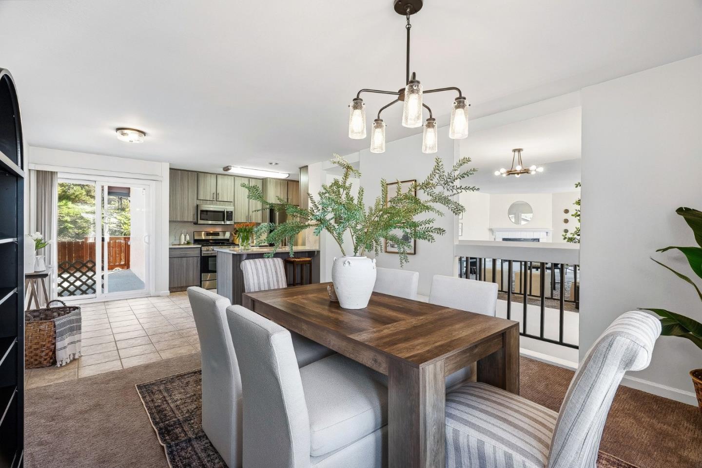 Detail Gallery Image 6 of 34 For 1100 Glacier Ave, Pacifica,  CA 94044 - 3 Beds | 2/1 Baths