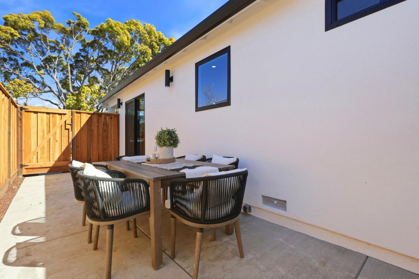 Detail Gallery Image 25 of 33 For 3234 Hoover St, Redwood City,  CA 94063 - 3 Beds | 2 Baths