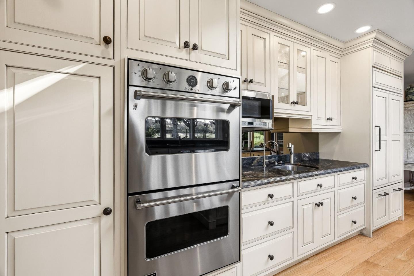 Detail Gallery Image 13 of 66 For 16 Hollins Drive, Santa Cruz,  CA 95060 - 4 Beds | 4/2 Baths