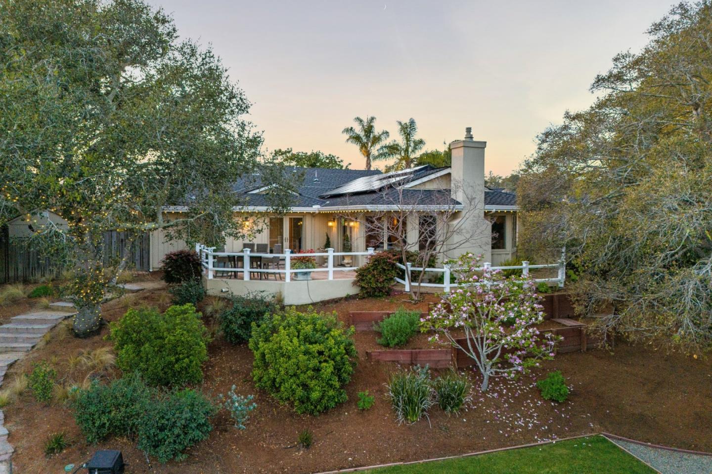 Detail Gallery Image 4 of 66 For 16 Hollins Drive, Santa Cruz,  CA 95060 - 4 Beds | 4/2 Baths