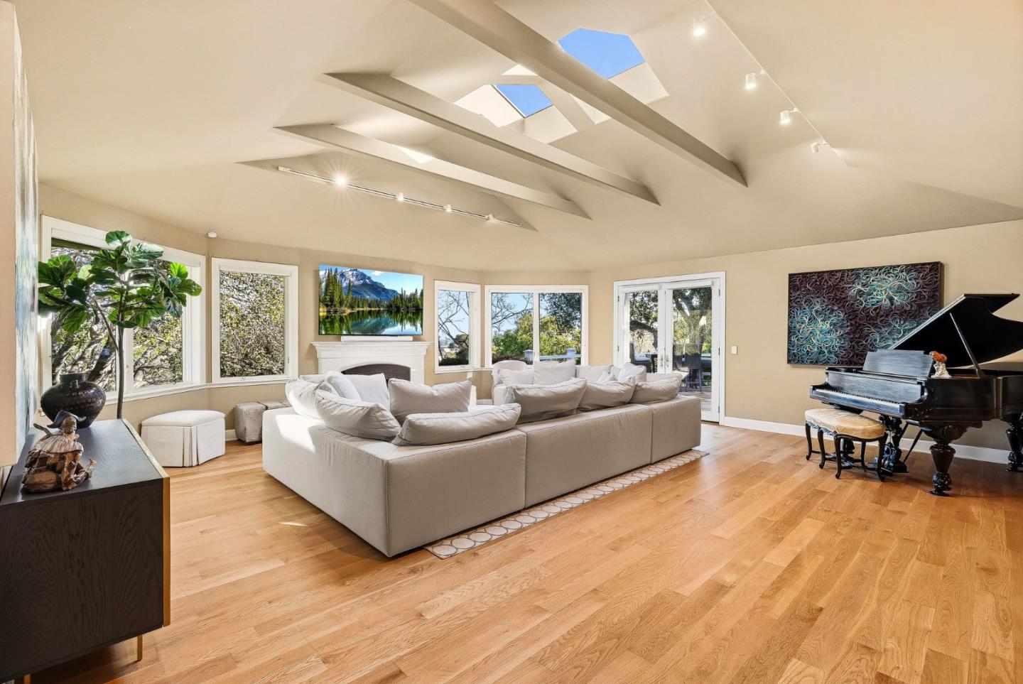 Detail Gallery Image 7 of 66 For 16 Hollins Drive, Santa Cruz,  CA 95060 - 4 Beds | 4/2 Baths