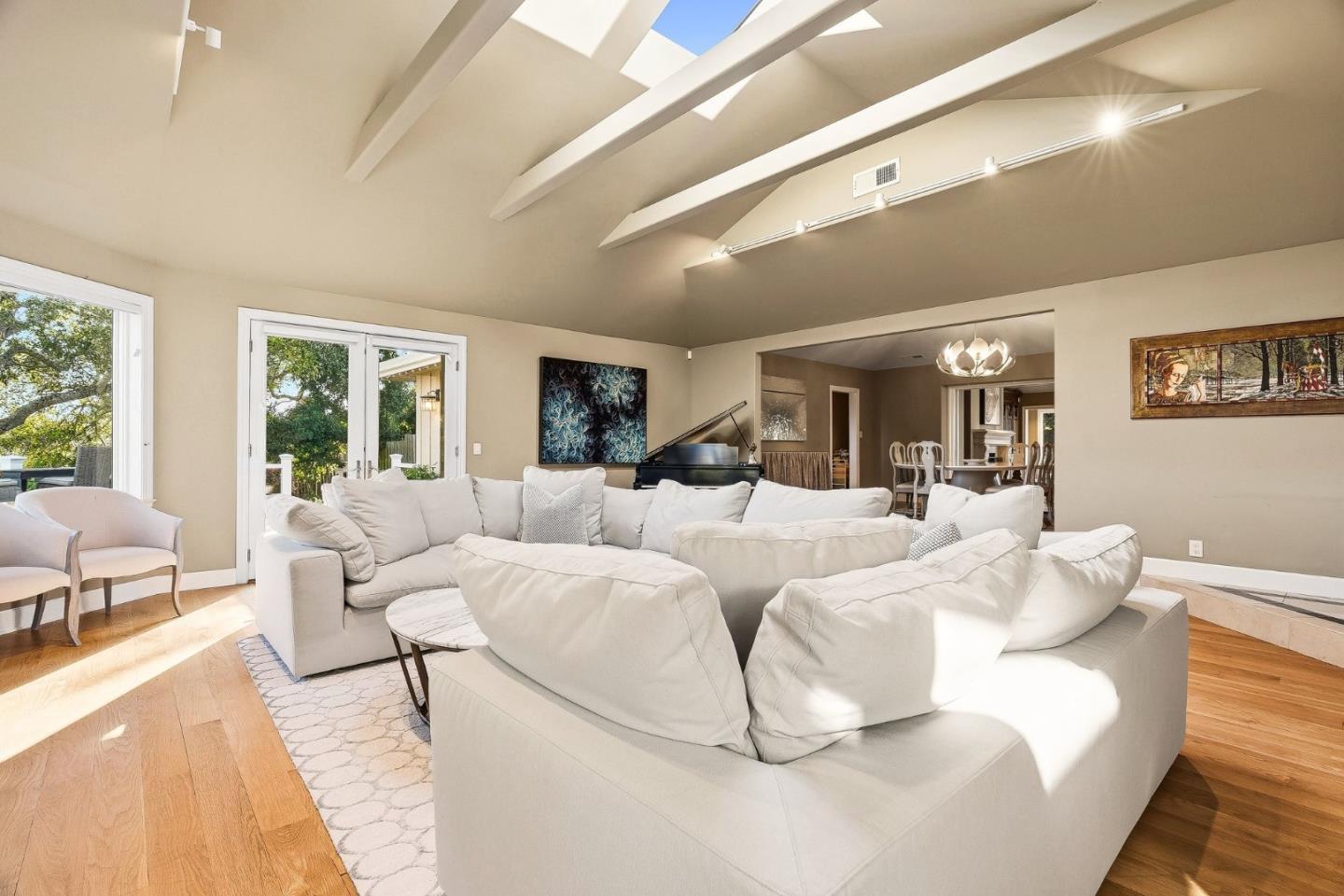 Detail Gallery Image 8 of 66 For 16 Hollins Drive, Santa Cruz,  CA 95060 - 4 Beds | 4/2 Baths