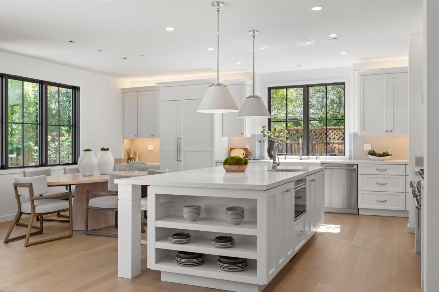 Detail Gallery Image 12 of 69 For 311 Linfield Dr, Menlo Park,  CA 94025 - 4 Beds | 3/1 Baths