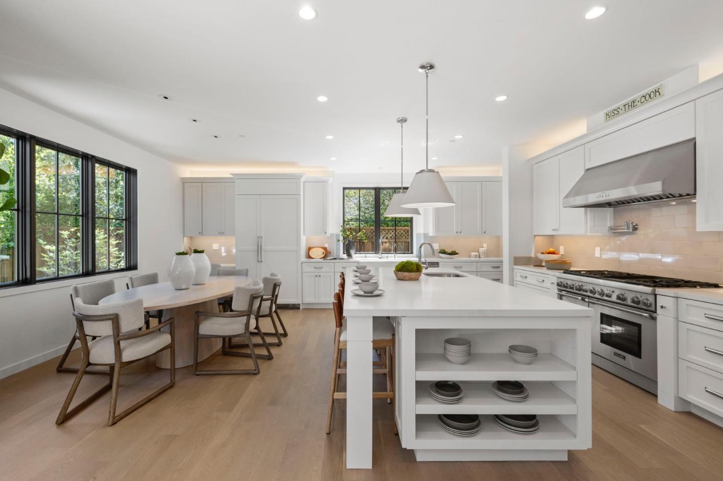 Detail Gallery Image 13 of 69 For 311 Linfield Dr, Menlo Park,  CA 94025 - 4 Beds | 3/1 Baths