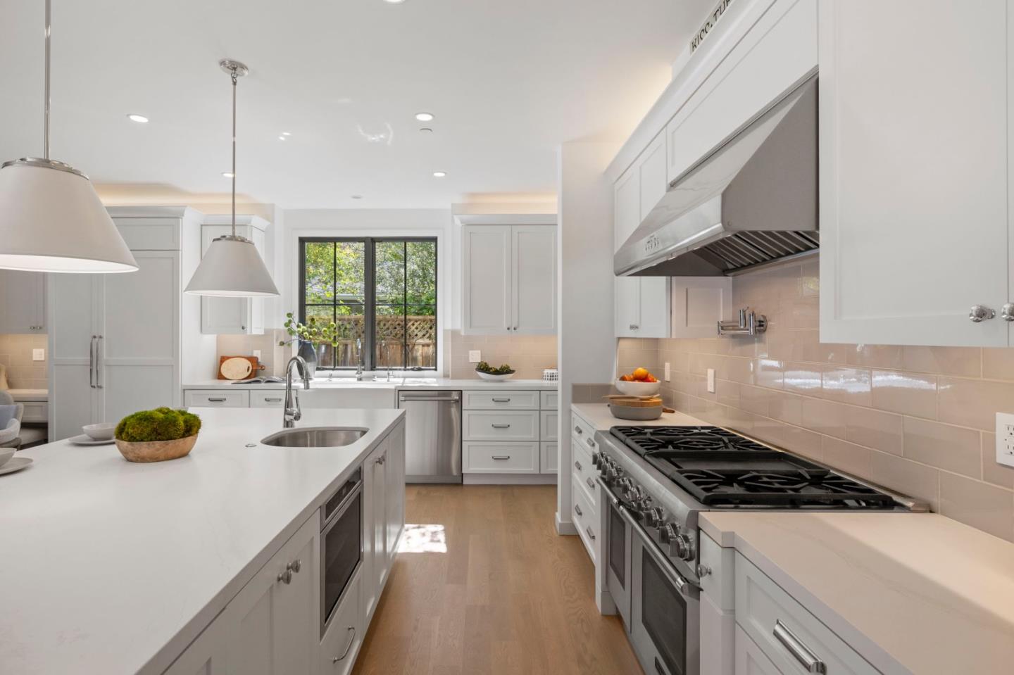 Detail Gallery Image 16 of 69 For 311 Linfield Dr, Menlo Park,  CA 94025 - 4 Beds | 3/1 Baths