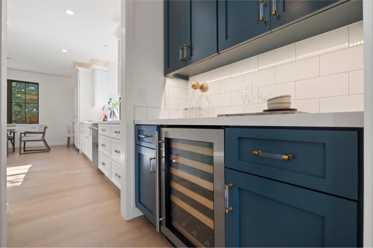 Detail Gallery Image 26 of 69 For 311 Linfield Dr, Menlo Park,  CA 94025 - 4 Beds | 3/1 Baths