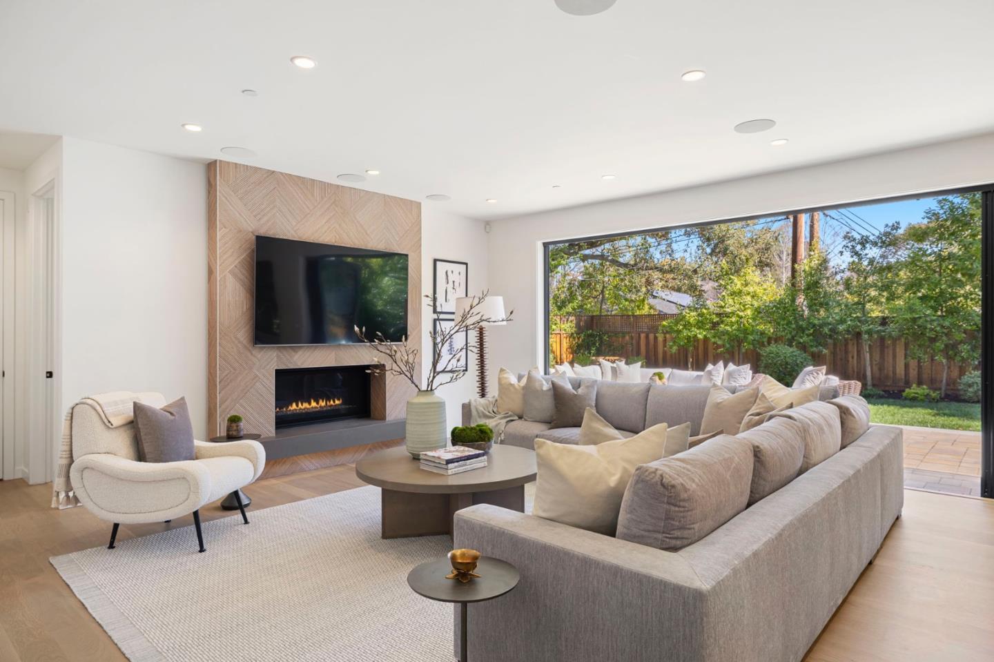 Detail Gallery Image 28 of 69 For 311 Linfield Dr, Menlo Park,  CA 94025 - 4 Beds | 3/1 Baths