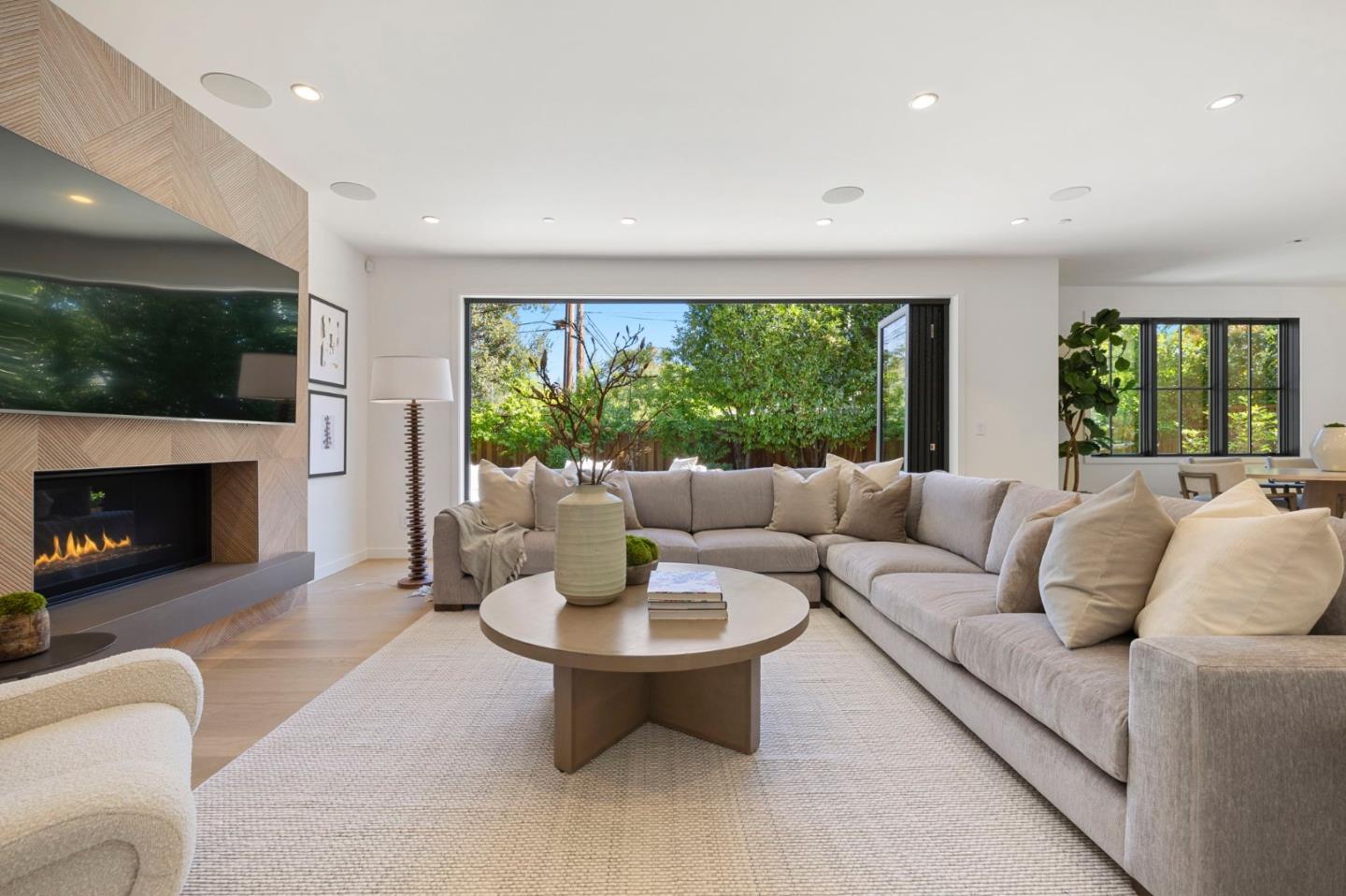 Detail Gallery Image 29 of 69 For 311 Linfield Dr, Menlo Park,  CA 94025 - 4 Beds | 3/1 Baths