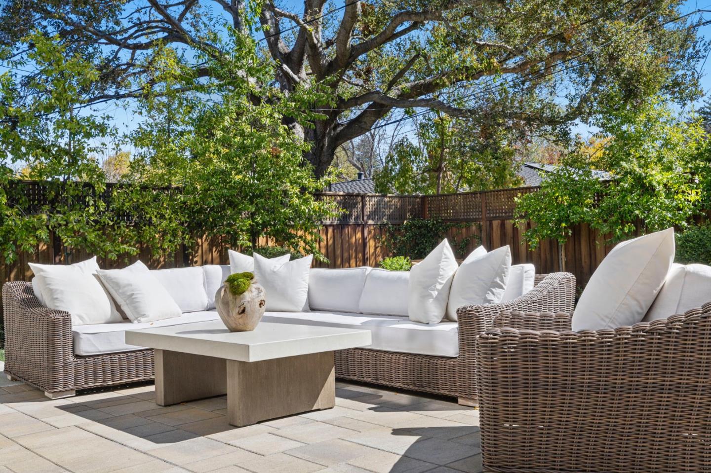 Detail Gallery Image 33 of 69 For 311 Linfield Dr, Menlo Park,  CA 94025 - 4 Beds | 3/1 Baths