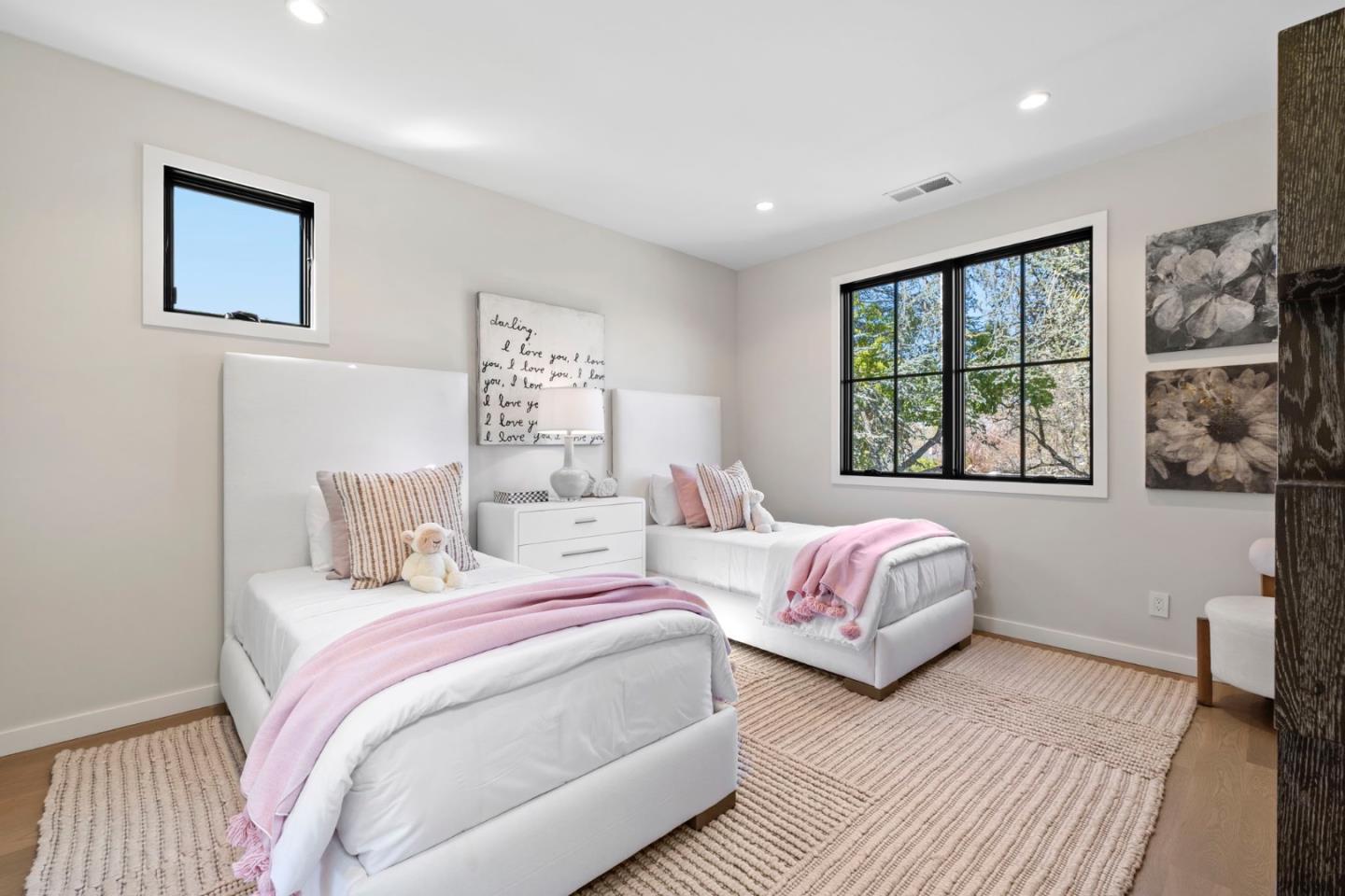 Detail Gallery Image 62 of 69 For 311 Linfield Dr, Menlo Park,  CA 94025 - 4 Beds | 3/1 Baths