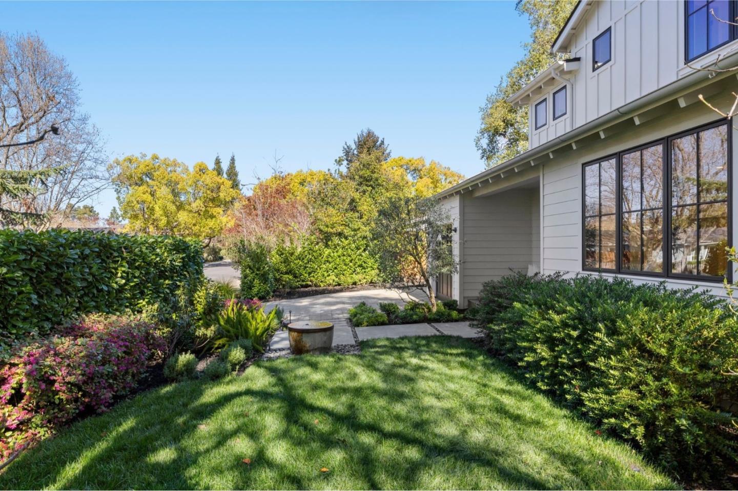 Detail Gallery Image 65 of 69 For 311 Linfield Dr, Menlo Park,  CA 94025 - 4 Beds | 3/1 Baths