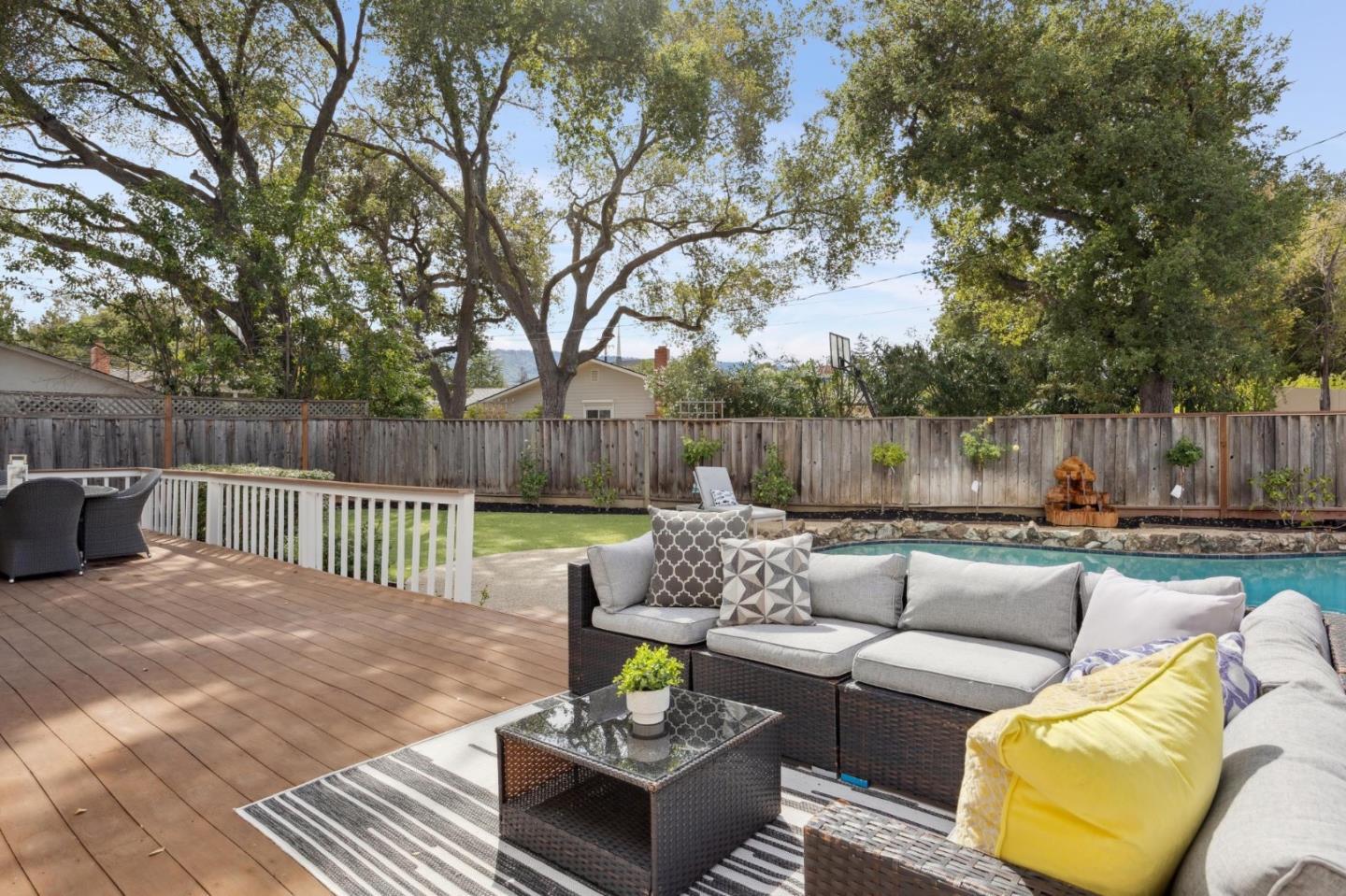 Detail Gallery Image 24 of 33 For 13755 Dolphin Dr, Saratoga,  CA 95070 - 4 Beds | 2 Baths