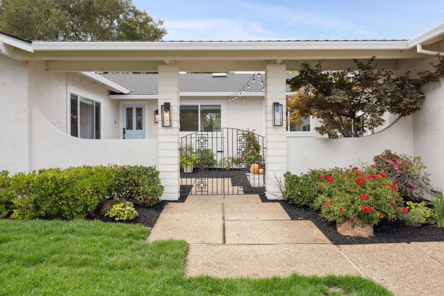 Detail Gallery Image 3 of 33 For 13755 Dolphin Dr, Saratoga,  CA 95070 - 4 Beds | 2 Baths