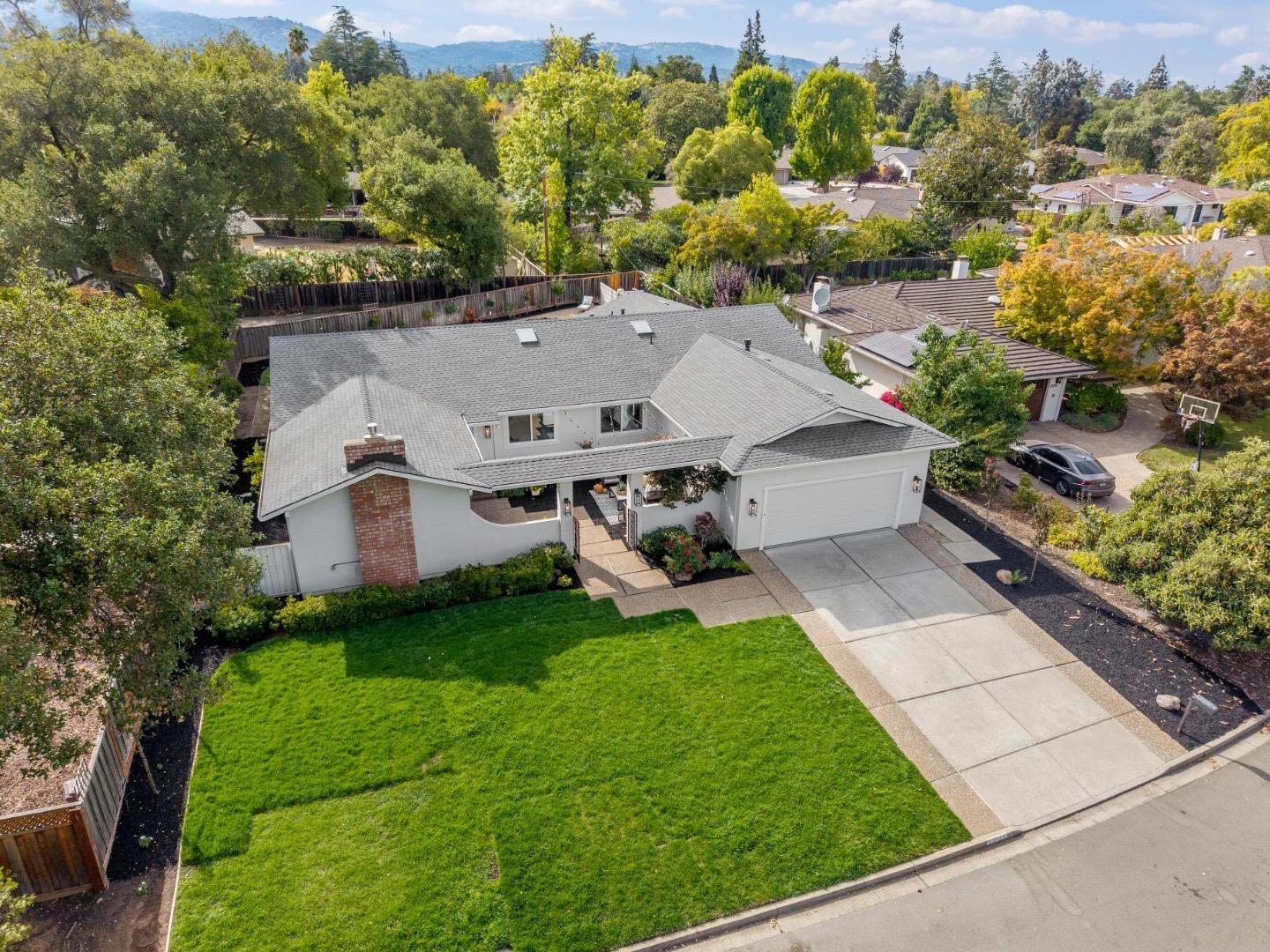 Detail Gallery Image 30 of 33 For 13755 Dolphin Dr, Saratoga,  CA 95070 - 4 Beds | 2 Baths