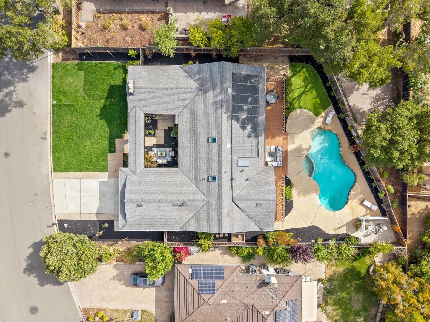 Detail Gallery Image 31 of 33 For 13755 Dolphin Dr, Saratoga,  CA 95070 - 4 Beds | 2 Baths