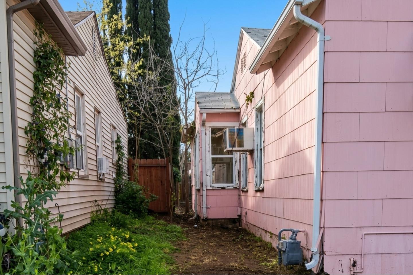 Detail Gallery Image 2 of 10 For 1932 Chestnut Ave, Antioch,  CA 94509 - 3 Beds | 2 Baths