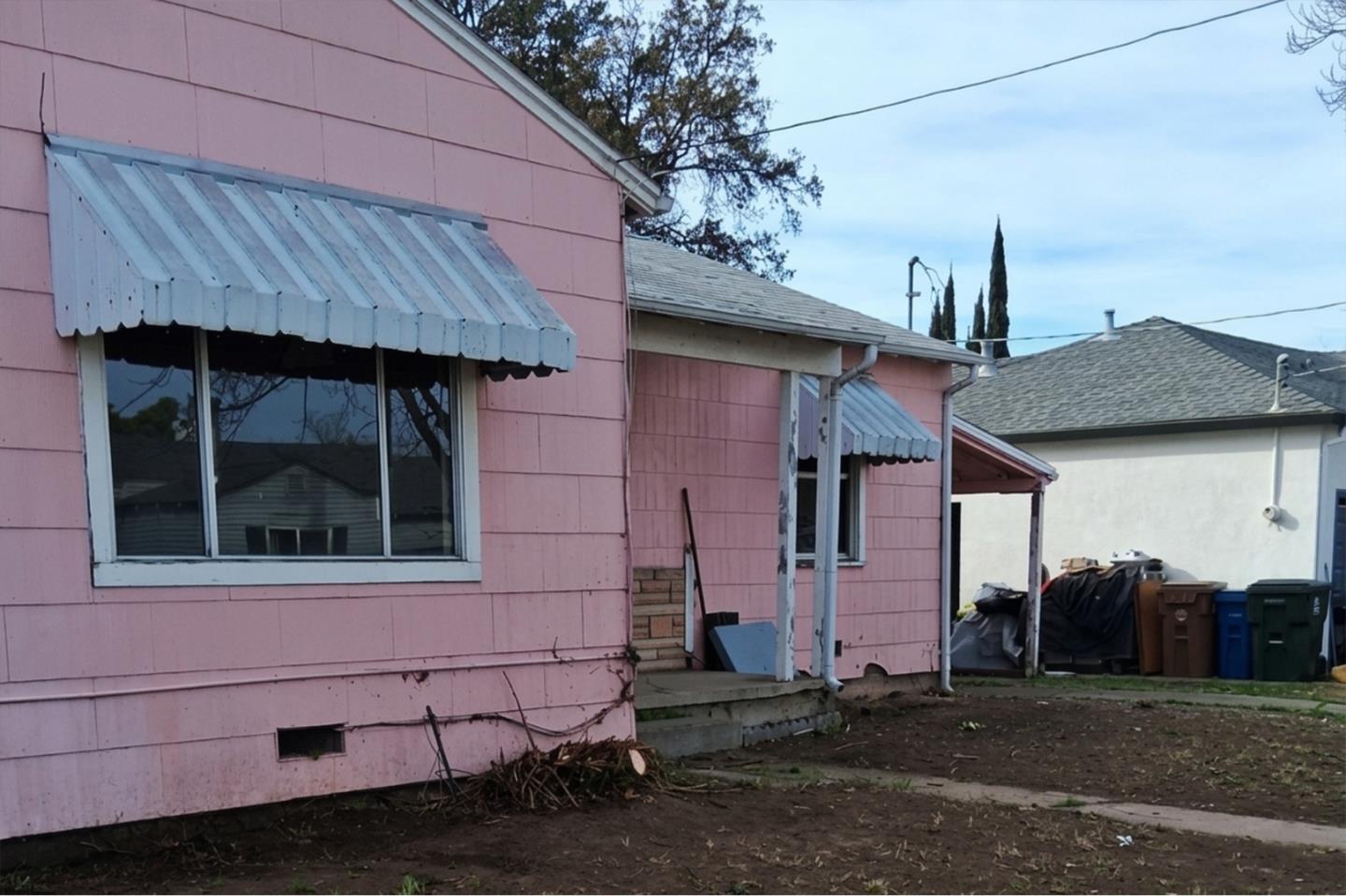 Detail Gallery Image 3 of 10 For 1932 Chestnut Ave, Antioch,  CA 94509 - 3 Beds | 2 Baths