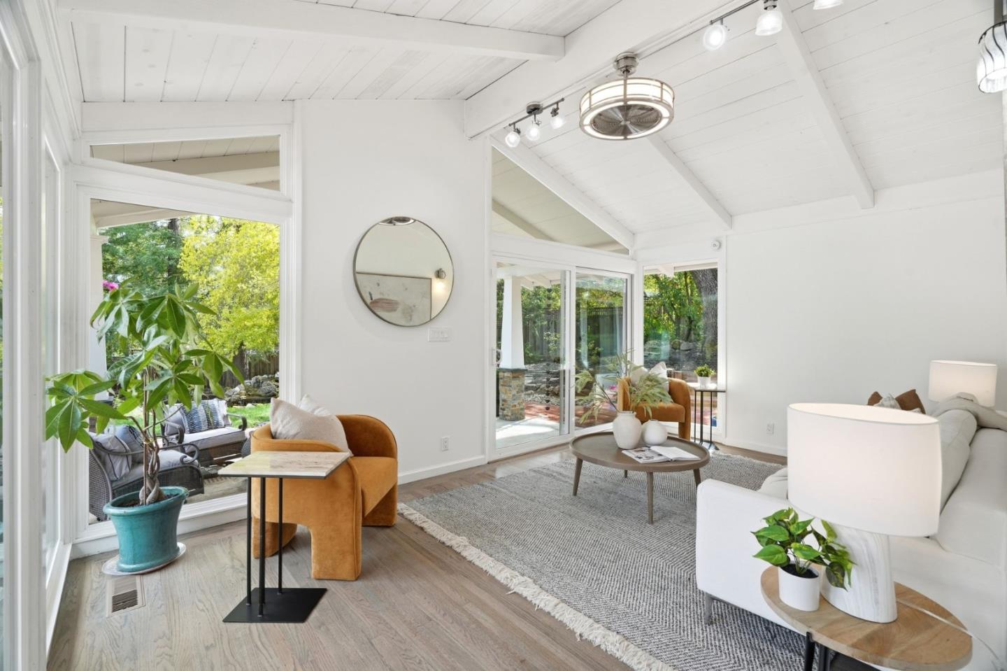 Detail Gallery Image 12 of 33 For 13525 Surrey Ln, Saratoga,  CA 95070 - 5 Beds | 4 Baths