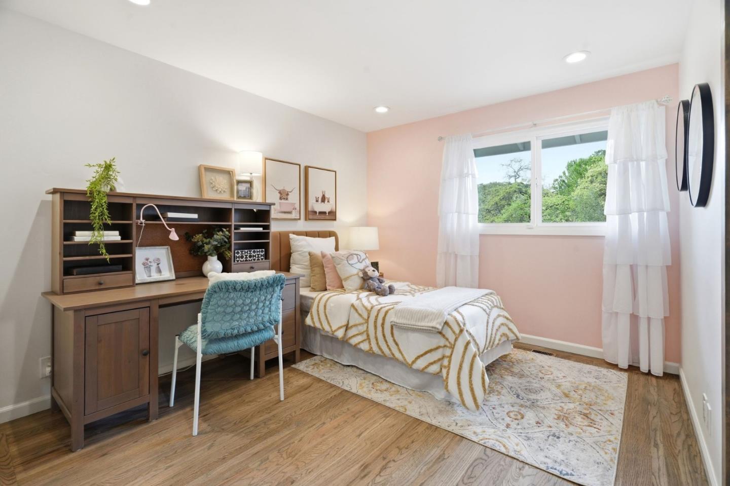 Detail Gallery Image 20 of 33 For 13525 Surrey Ln, Saratoga,  CA 95070 - 5 Beds | 4 Baths