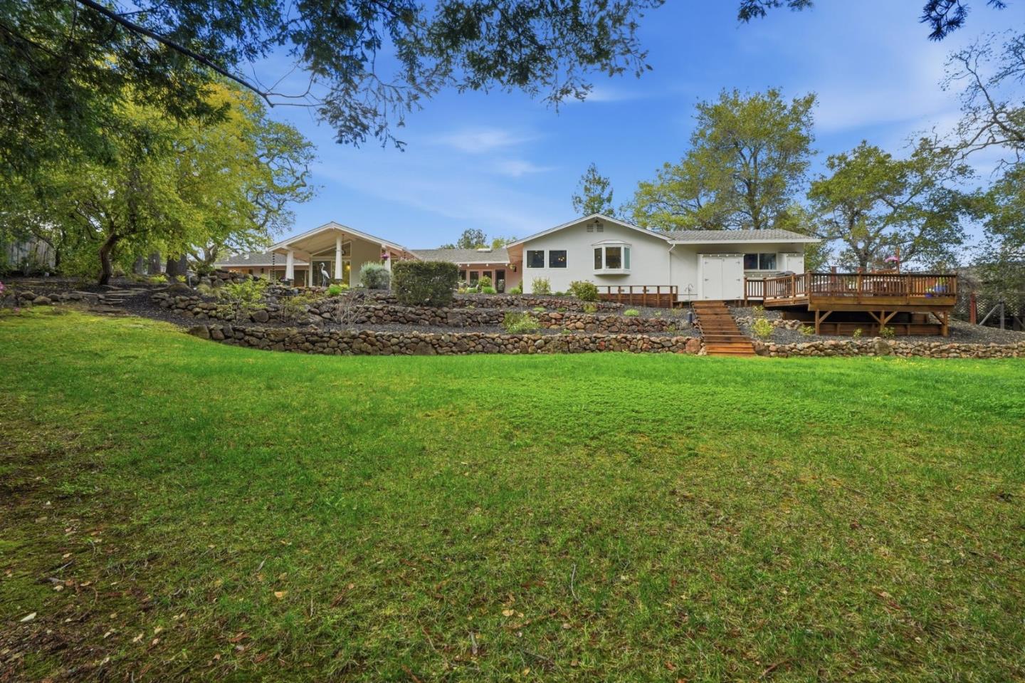 Detail Gallery Image 29 of 33 For 13525 Surrey Ln, Saratoga,  CA 95070 - 5 Beds | 4 Baths