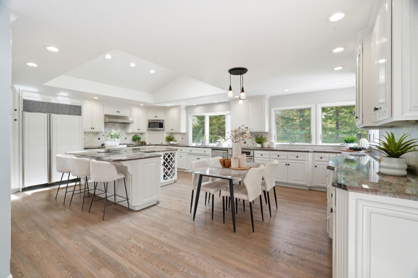 Detail Gallery Image 4 of 33 For 13525 Surrey Ln, Saratoga,  CA 95070 - 5 Beds | 4 Baths