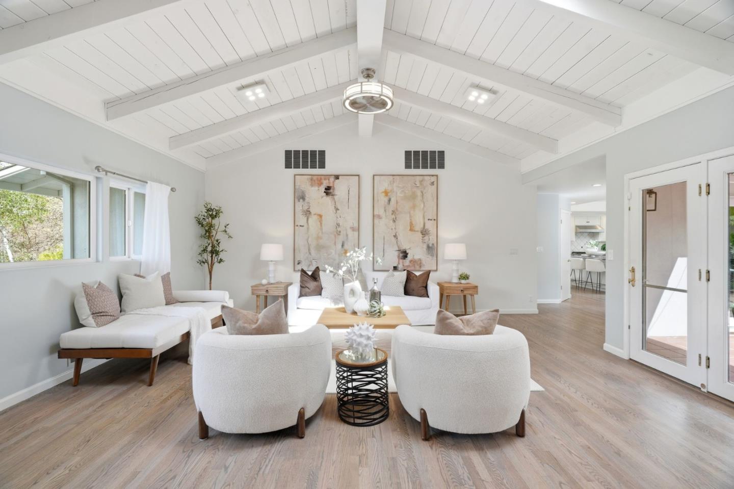 Detail Gallery Image 7 of 33 For 13525 Surrey Ln, Saratoga,  CA 95070 - 5 Beds | 4 Baths