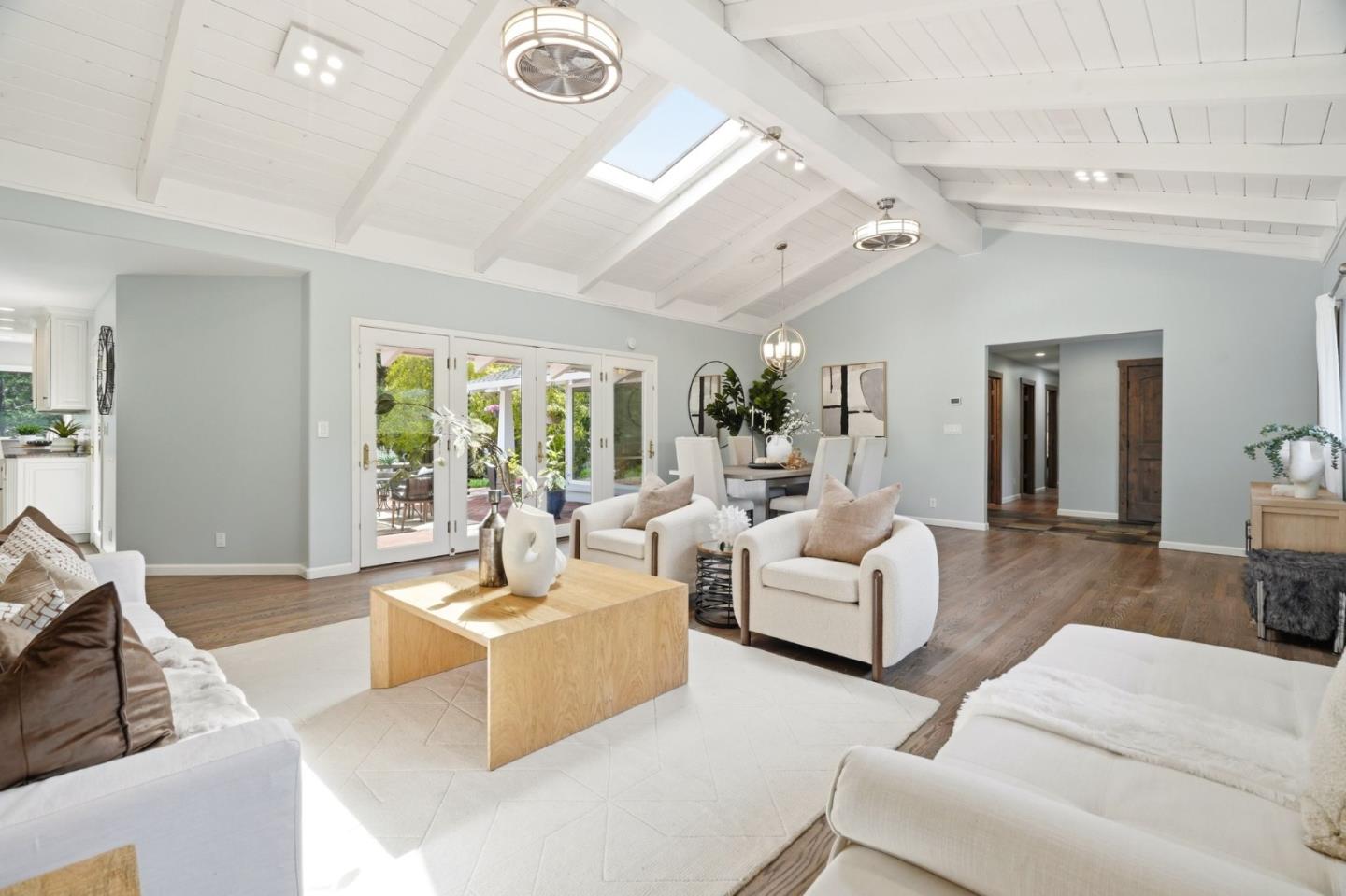 Detail Gallery Image 8 of 33 For 13525 Surrey Ln, Saratoga,  CA 95070 - 5 Beds | 4 Baths