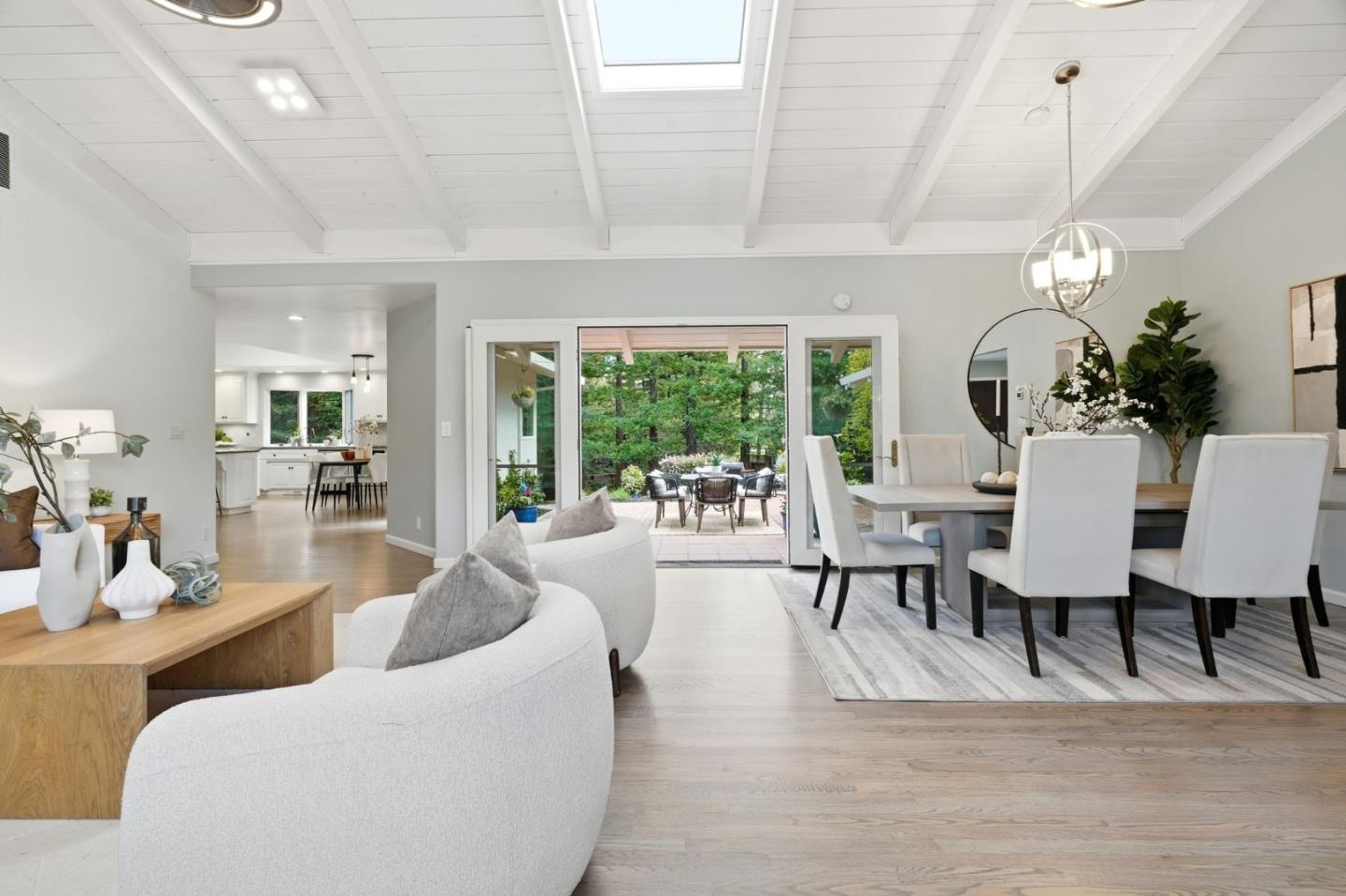 Detail Gallery Image 9 of 33 For 13525 Surrey Ln, Saratoga,  CA 95070 - 5 Beds | 4 Baths