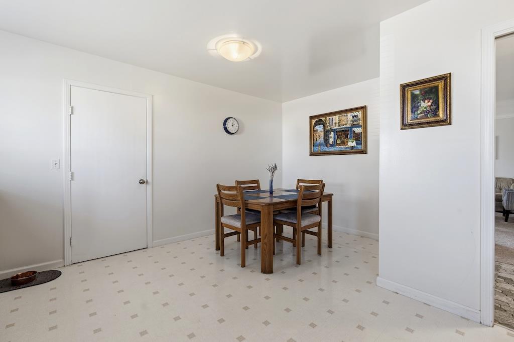 Detail Gallery Image 4 of 13 For 5351 Calderwood Ln, San Jose,  CA 95118 - 5 Beds | 2 Baths