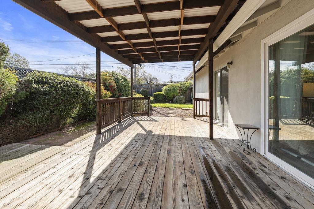 Detail Gallery Image 9 of 13 For 5351 Calderwood Ln, San Jose,  CA 95118 - 5 Beds | 2 Baths