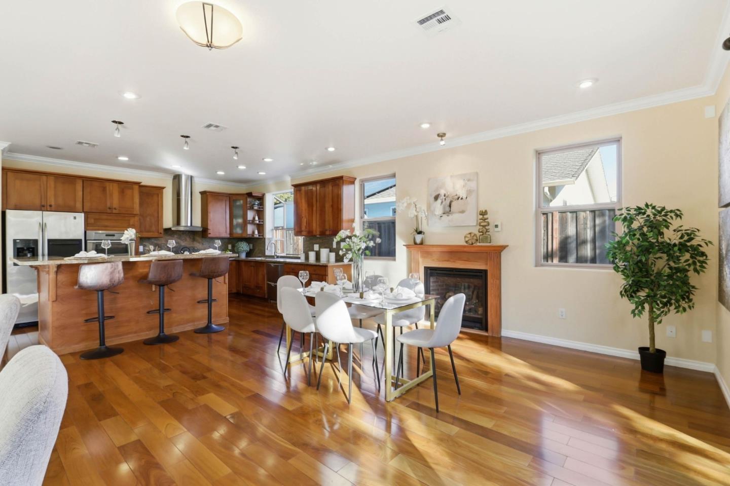 Detail Gallery Image 19 of 49 For 1352 S Stelling Rd, Cupertino,  CA 95014 - 4 Beds | 3/1 Baths