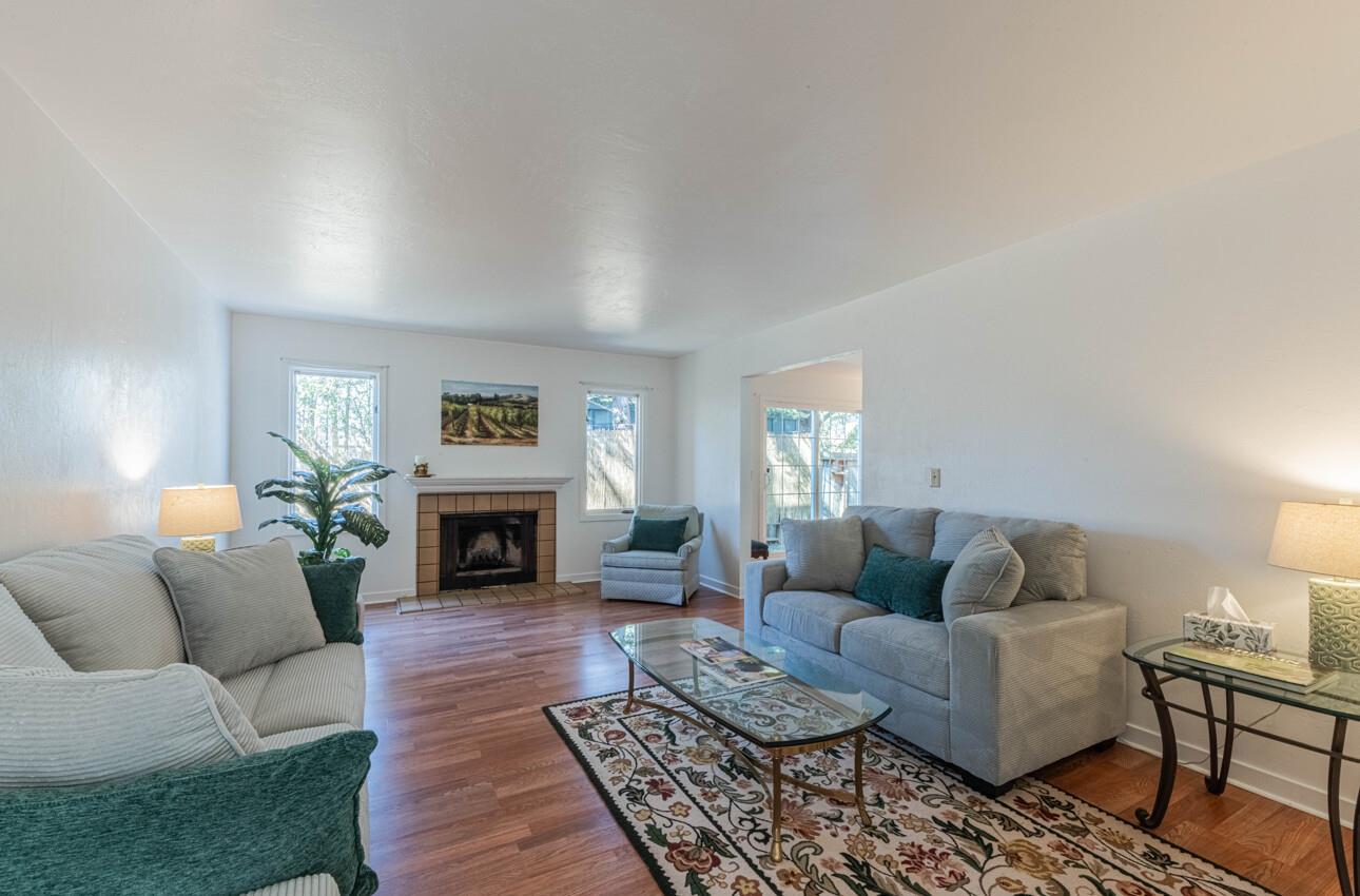 Detail Gallery Image 5 of 24 For 3239 Serra Ave, Carmel,  CA 93923 - 3 Beds | 2 Baths
