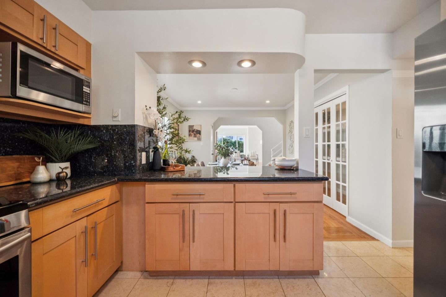 Detail Gallery Image 16 of 47 For 38 Wilshire Ave, Daly City,  CA 94015 - 3 Beds | 3 Baths