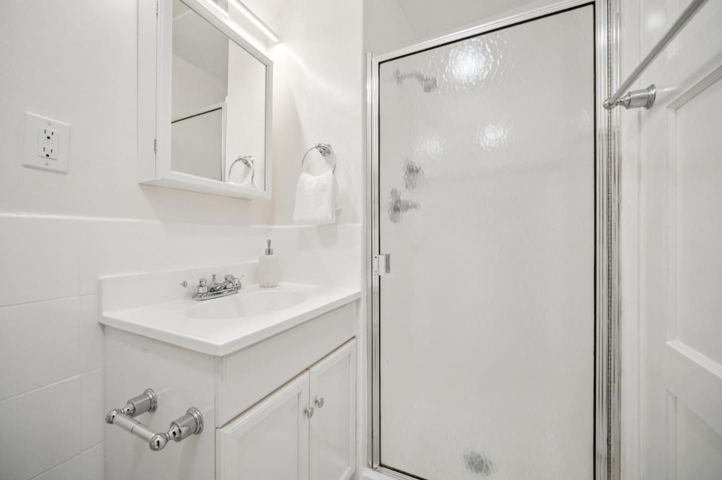 Detail Gallery Image 37 of 47 For 38 Wilshire Ave, Daly City,  CA 94015 - 3 Beds | 3 Baths