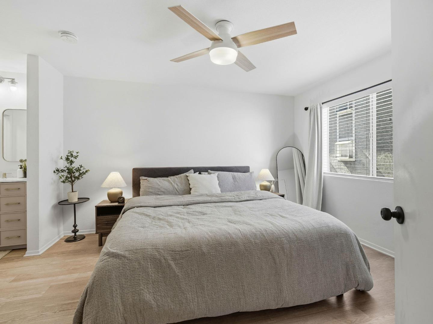 Detail Gallery Image 12 of 19 For 26914 Flo Ln #443,  Canyon Country,  CA 91351 - 3 Beds | 2 Baths