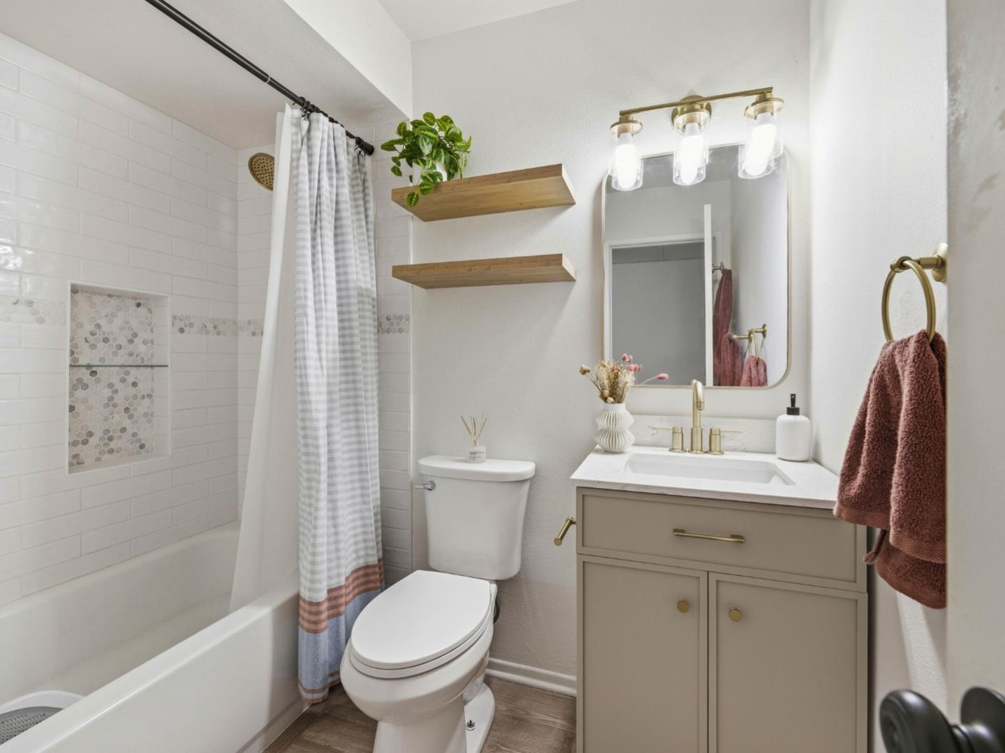 Detail Gallery Image 15 of 19 For 26914 Flo Ln #443,  Canyon Country,  CA 91351 - 3 Beds | 2 Baths