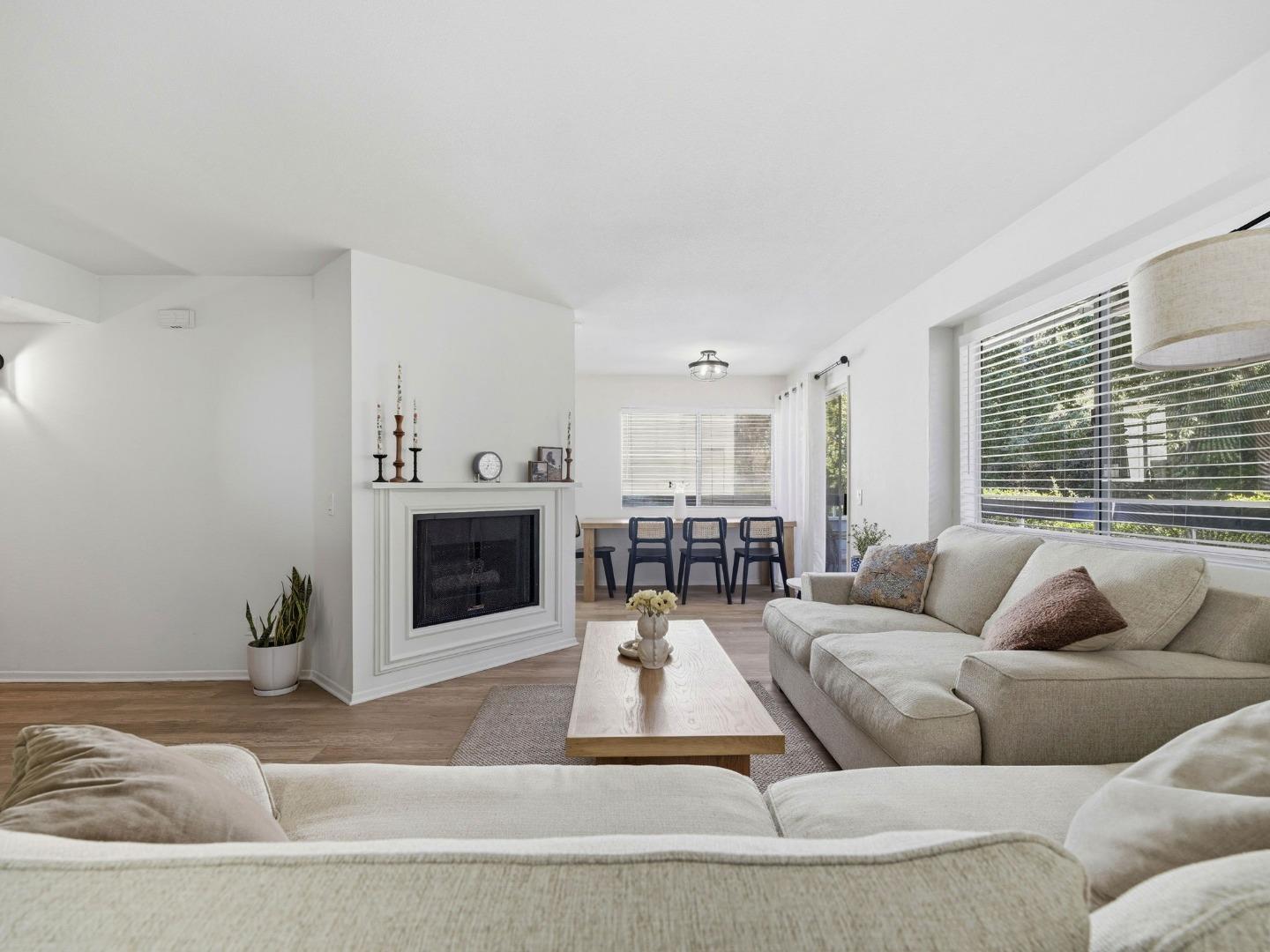 Detail Gallery Image 3 of 19 For 26914 Flo Ln #443,  Canyon Country,  CA 91351 - 3 Beds | 2 Baths