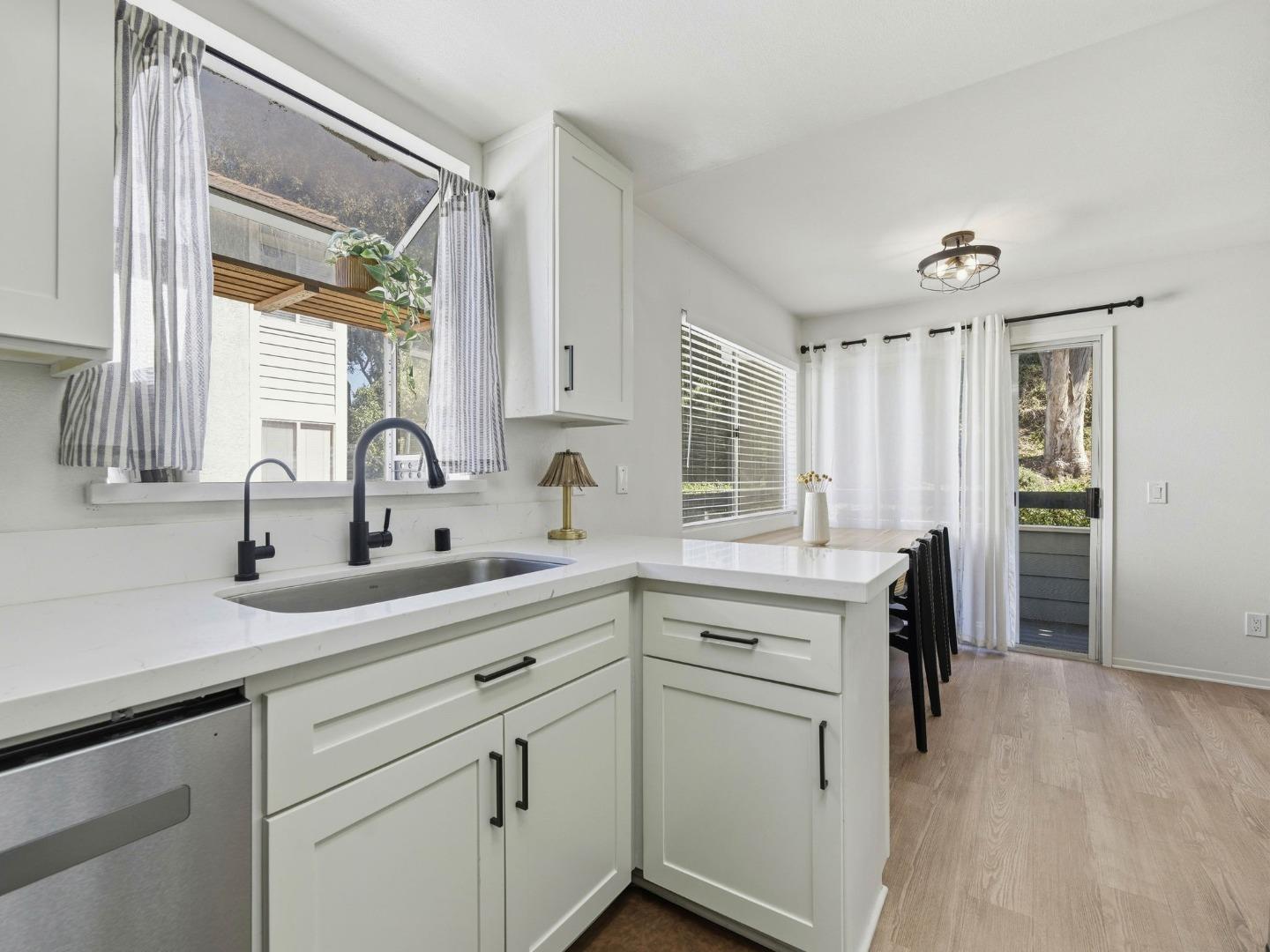 Detail Gallery Image 8 of 19 For 26914 Flo Ln #443,  Canyon Country,  CA 91351 - 3 Beds | 2 Baths