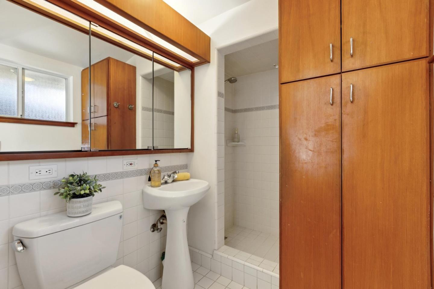 Detail Gallery Image 11 of 21 For 13577 Myren Dr, Saratoga,  CA 95070 - 3 Beds | 2 Baths