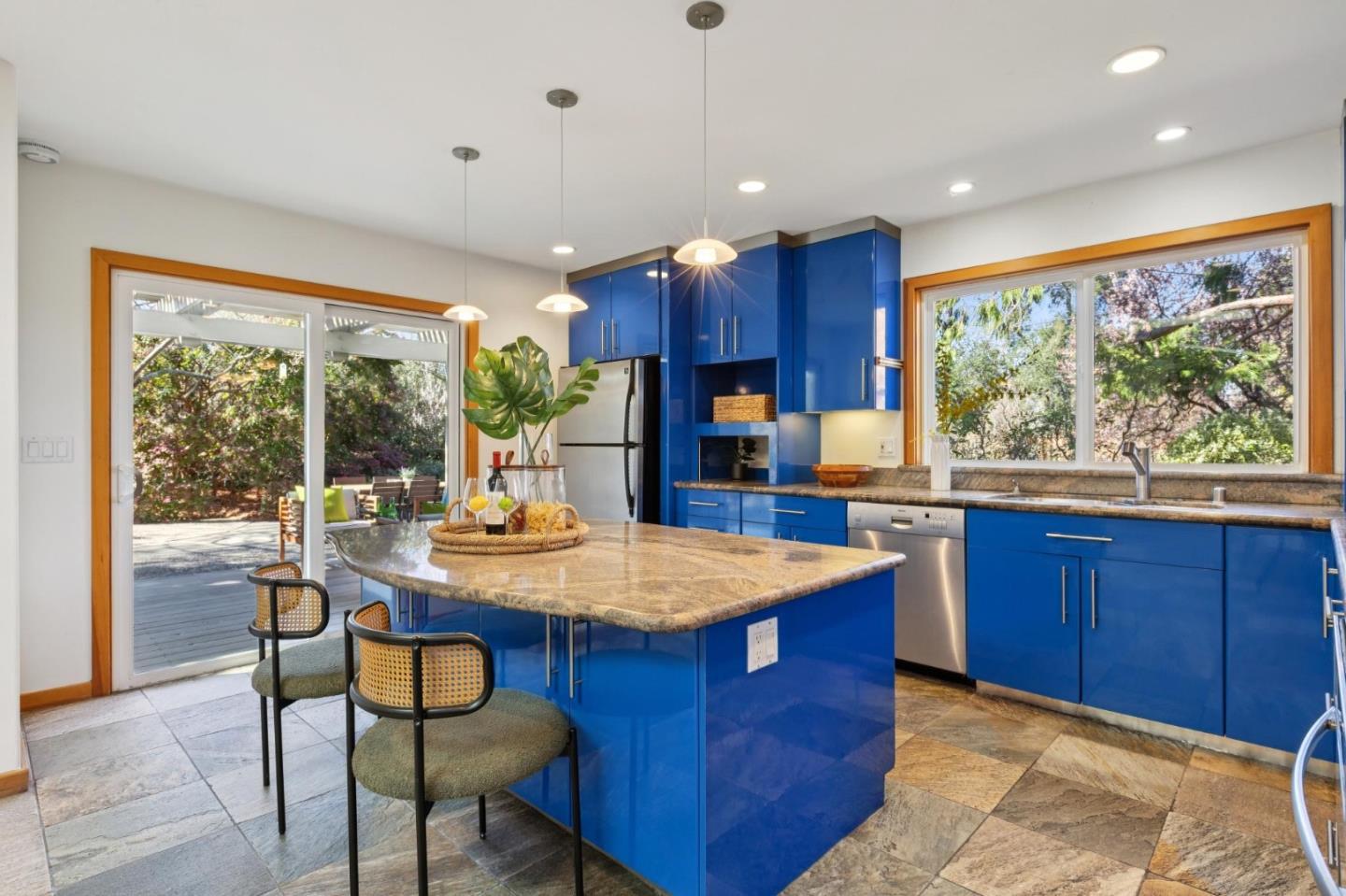 Detail Gallery Image 9 of 21 For 13577 Myren Dr, Saratoga,  CA 95070 - 3 Beds | 2 Baths