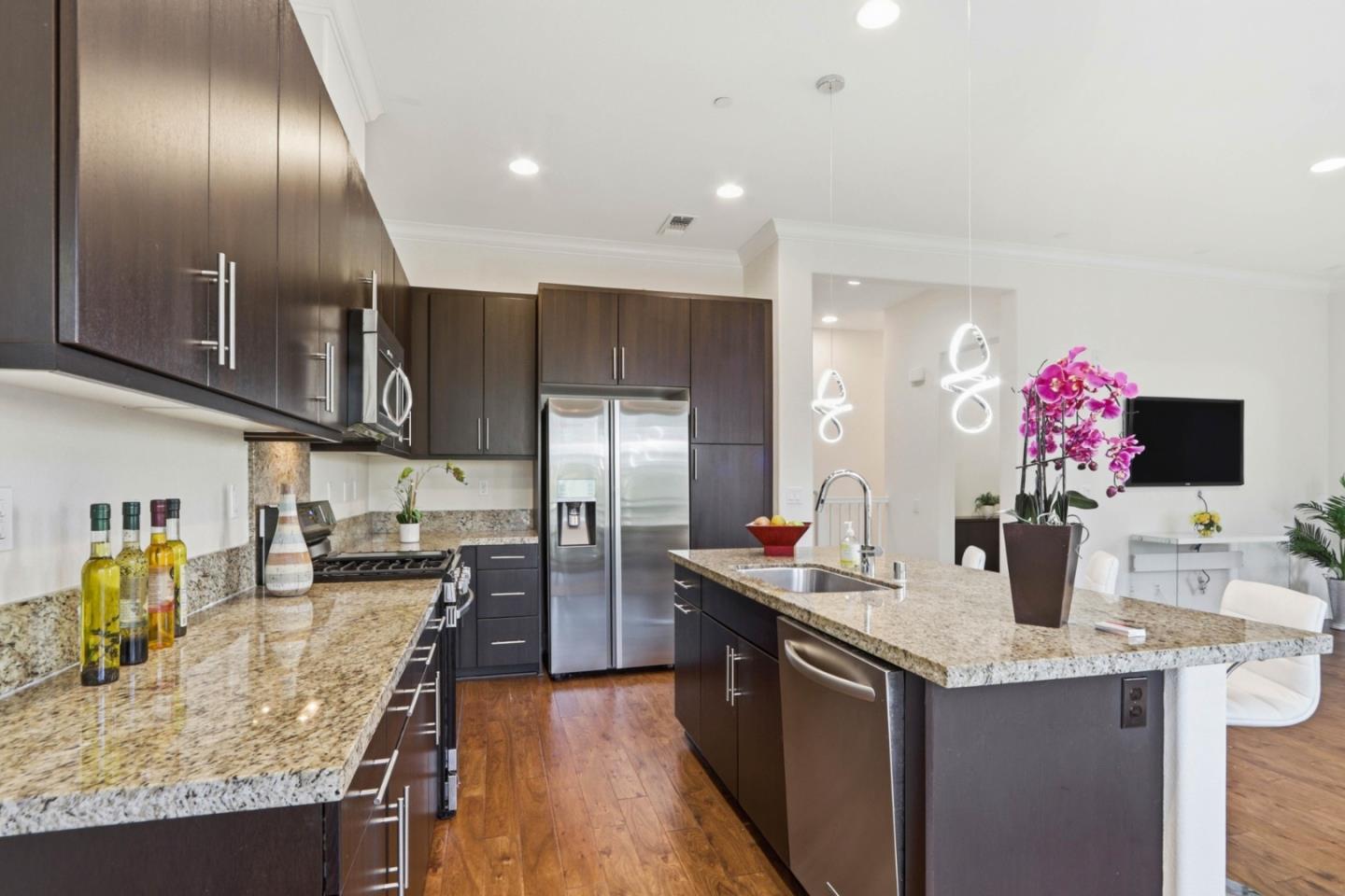 Detail Gallery Image 11 of 42 For 289 Odyssey Ln, Milpitas,  CA 95035 - 3 Beds | 3/1 Baths