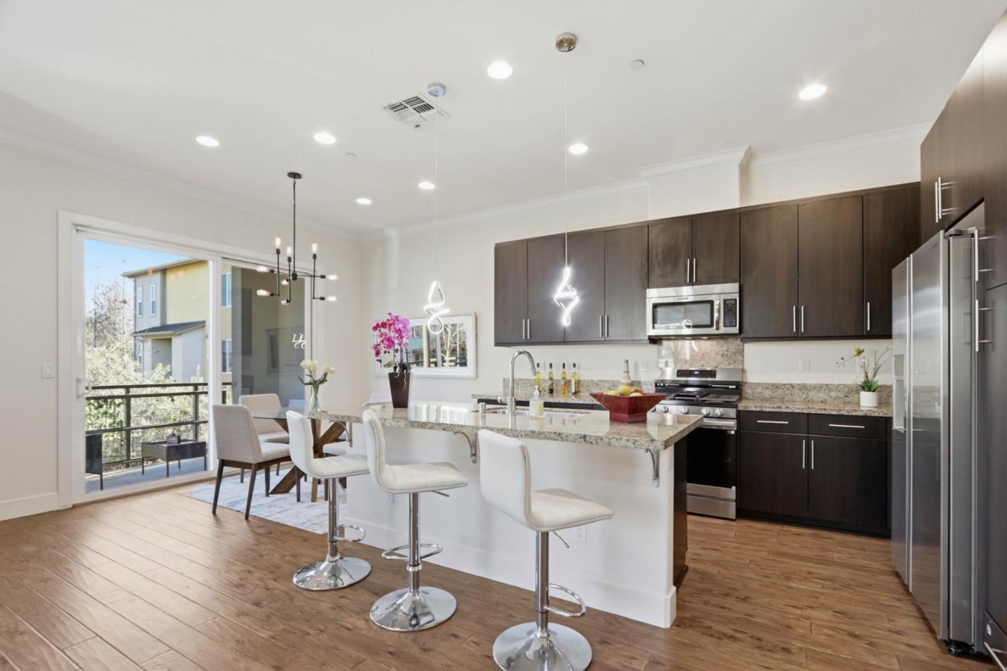 Detail Gallery Image 12 of 42 For 289 Odyssey Ln, Milpitas,  CA 95035 - 3 Beds | 3/1 Baths