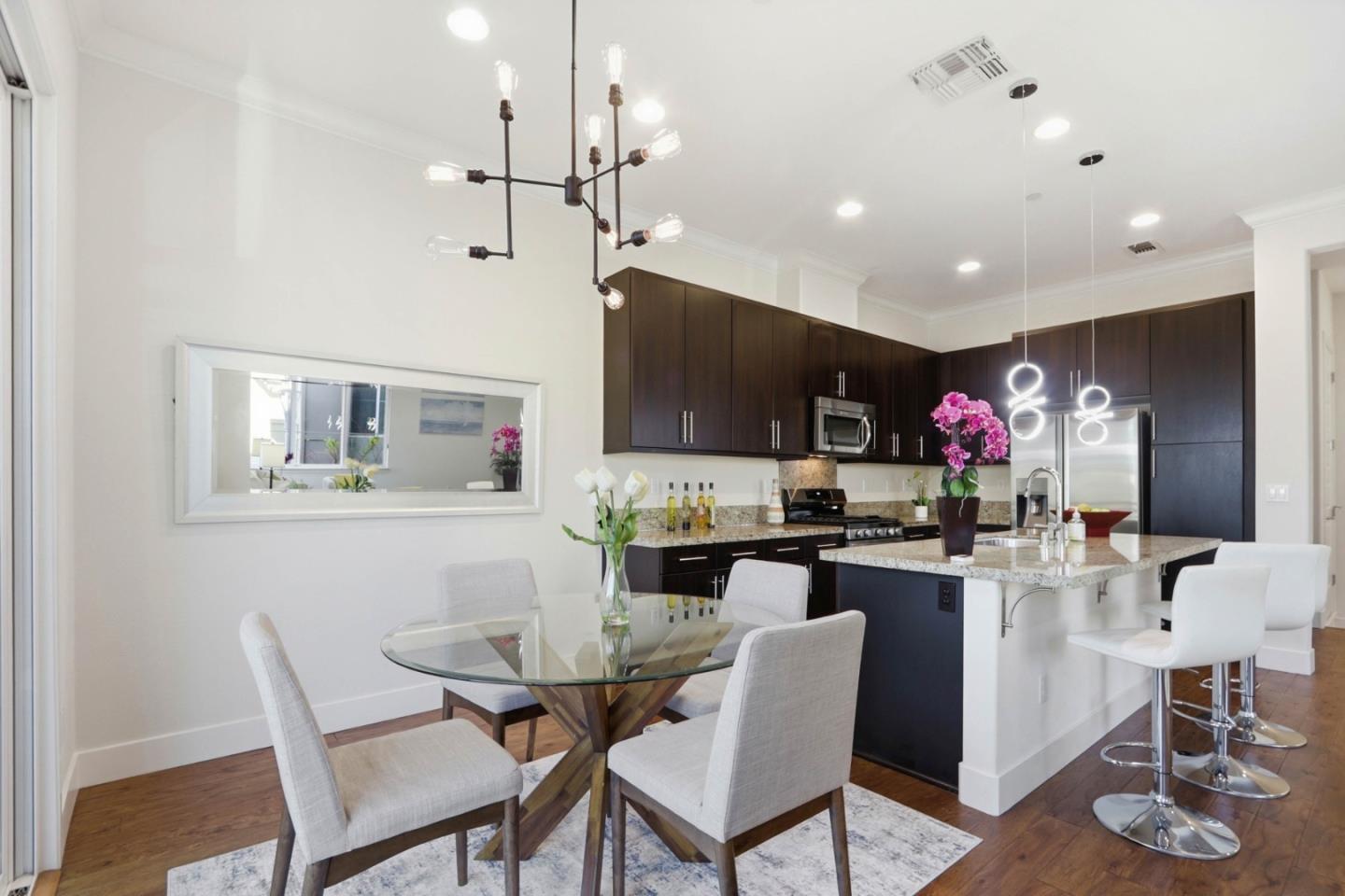 Detail Gallery Image 13 of 42 For 289 Odyssey Ln, Milpitas,  CA 95035 - 3 Beds | 3/1 Baths