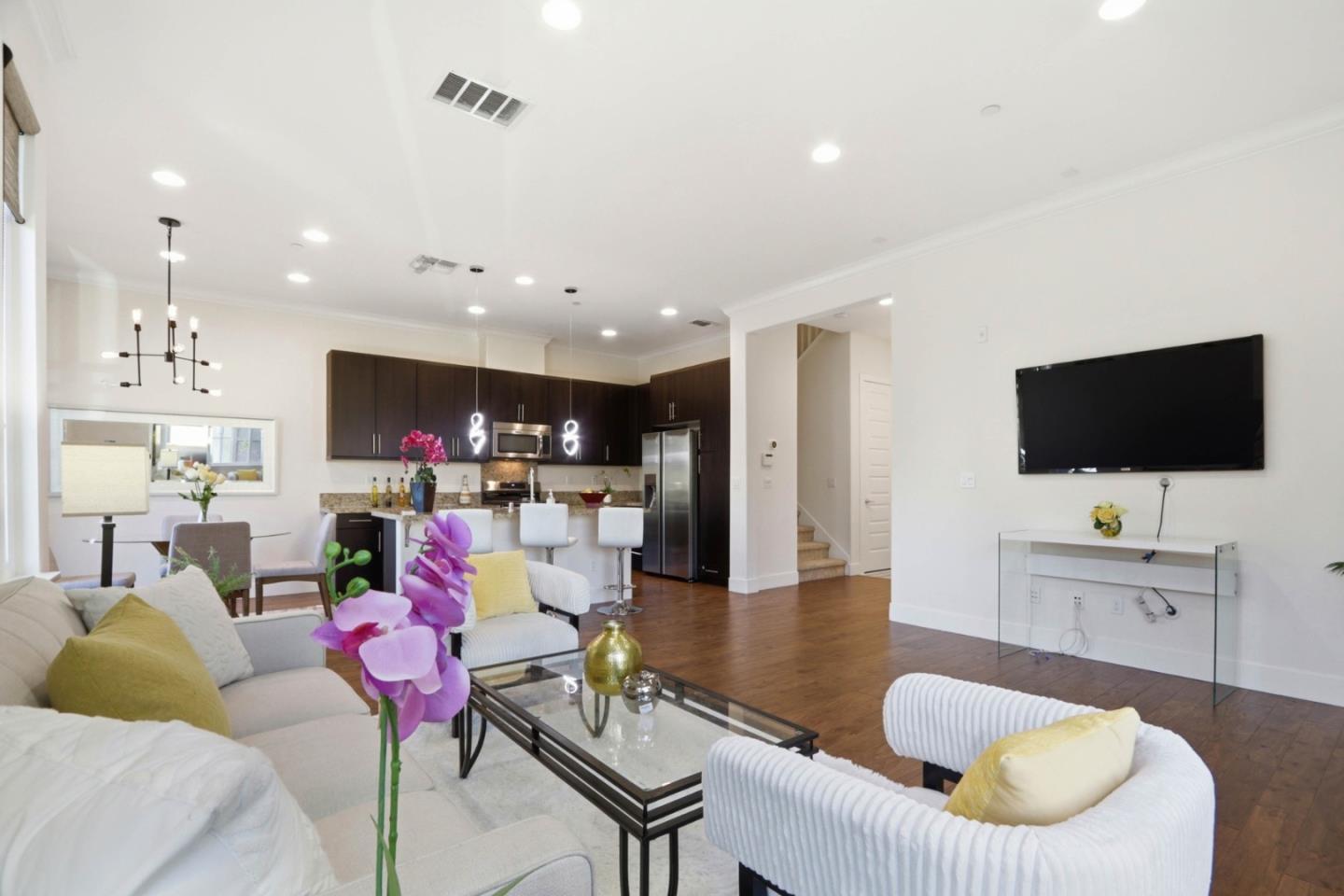 Detail Gallery Image 7 of 42 For 289 Odyssey Ln, Milpitas,  CA 95035 - 3 Beds | 3/1 Baths