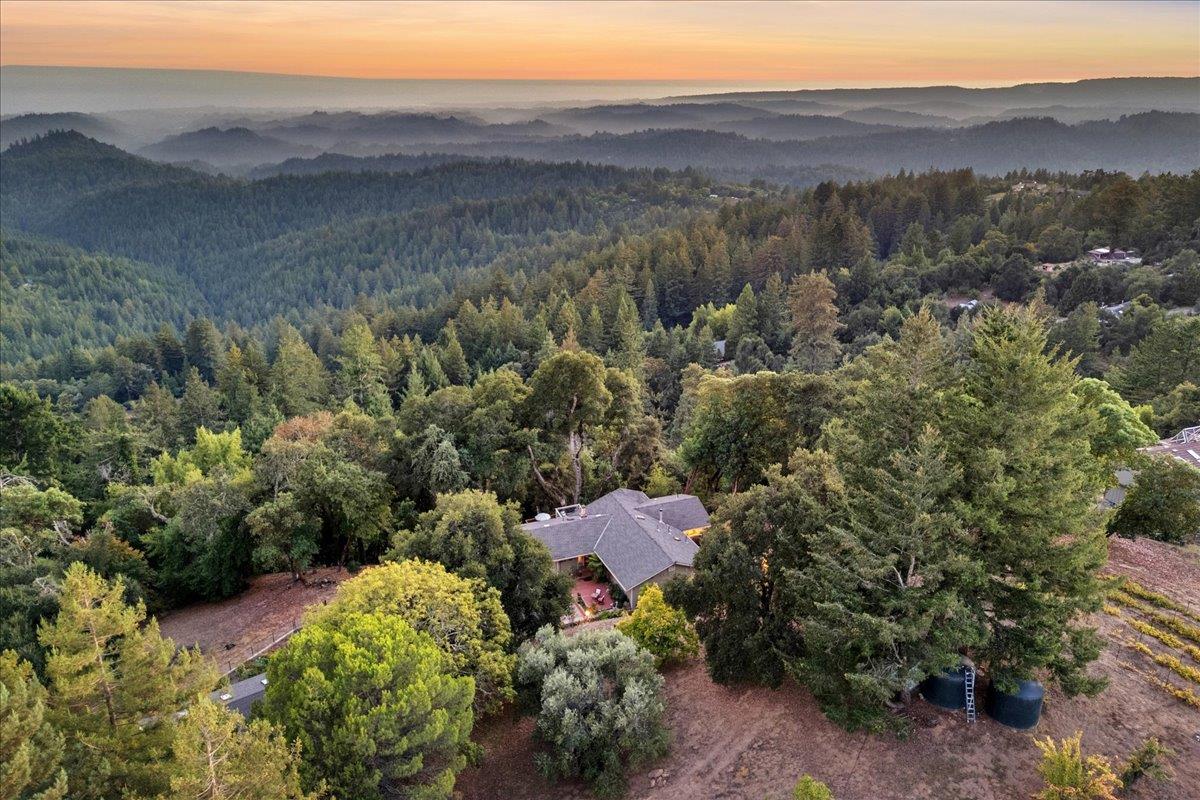 Detail Gallery Image 5 of 76 For 24854 Skyland Rd, Los Gatos,  CA 95033 - 3 Beds | 2 Baths