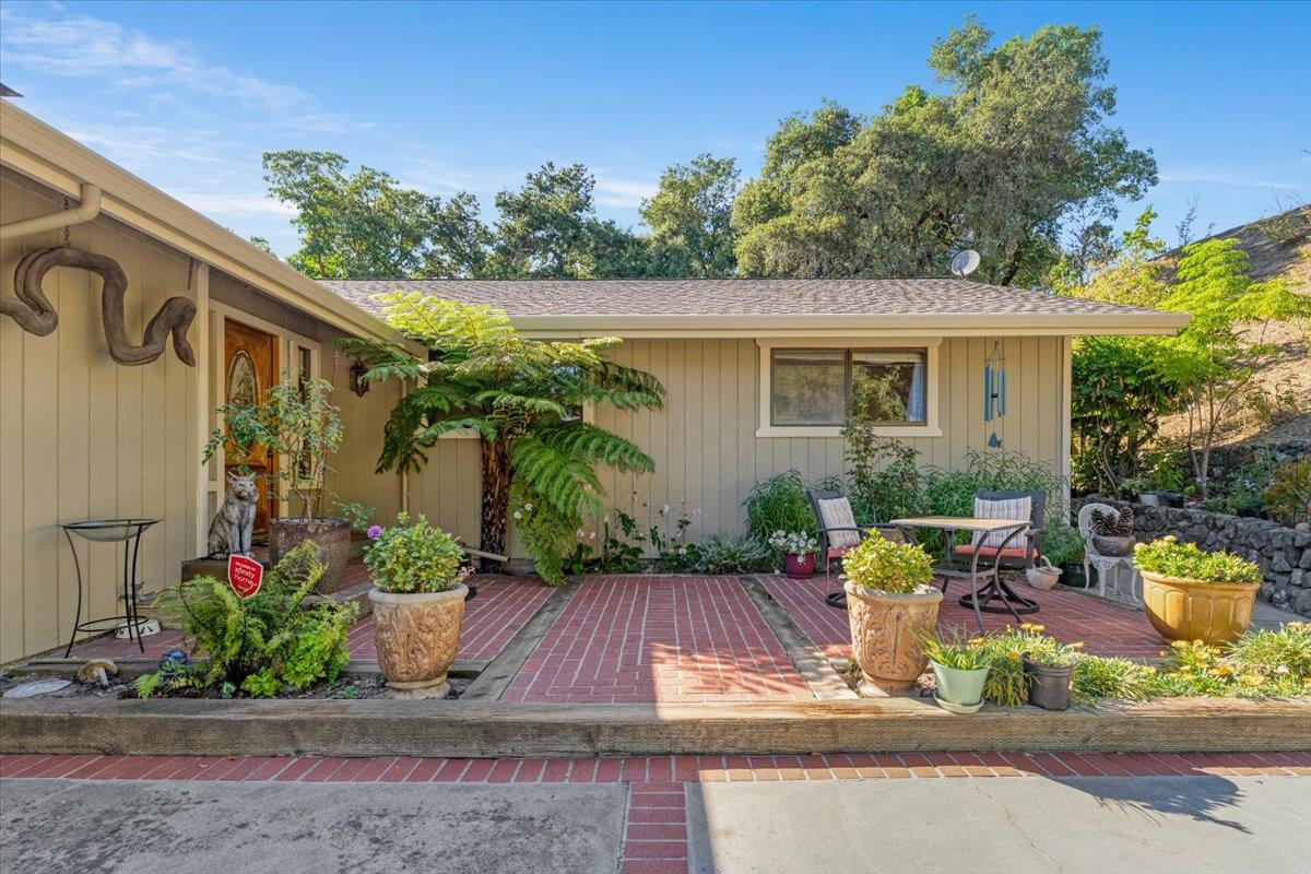 Detail Gallery Image 7 of 76 For 24854 Skyland Rd, Los Gatos,  CA 95033 - 3 Beds | 2 Baths