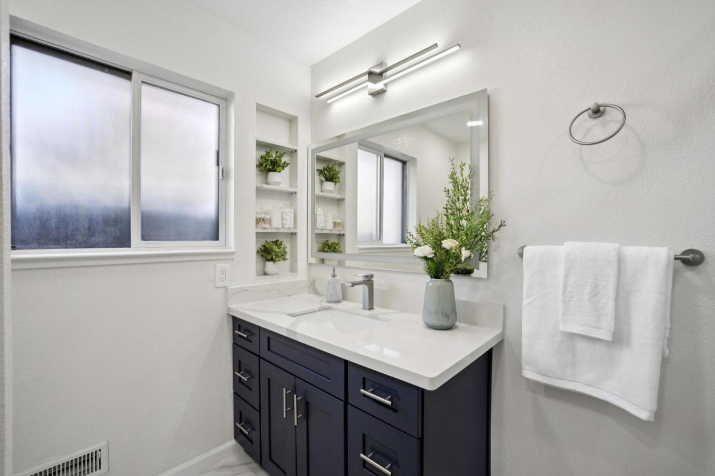 Detail Gallery Image 32 of 50 For 1683 Escalante Way, Burlingame,  CA 94010 - 4 Beds | 2 Baths