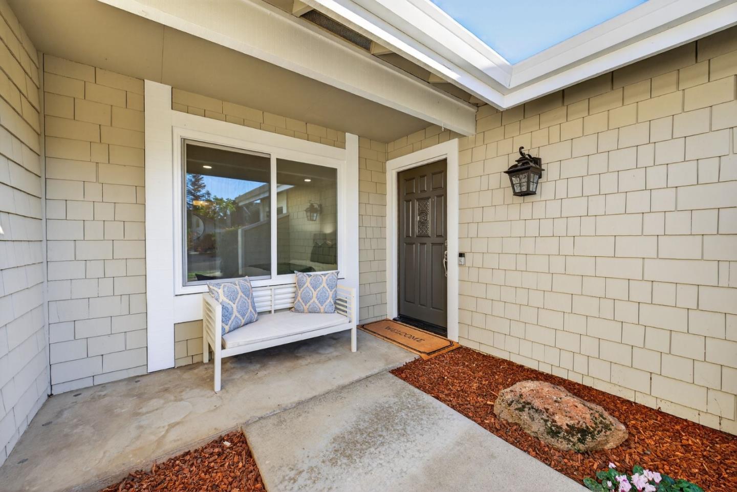 Detail Gallery Image 3 of 35 For 4101 Ashbrook Cir, San Jose,  CA 95124 - 4 Beds | 2 Baths